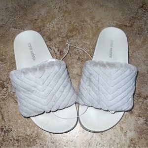 Steve madden softey sandals slides